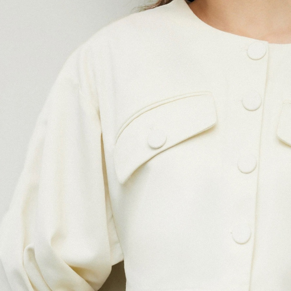 Crop jacket cream size medium new with tap